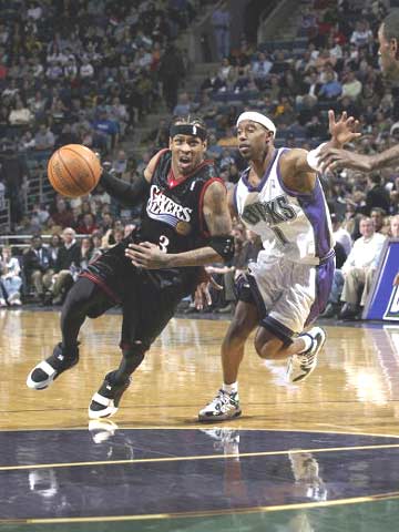 极致弯刀！孙兴慜完美任意球攻入国家队生涯第54球（神级弧线！孙兴慜任意球破门斩获国家队第54球）