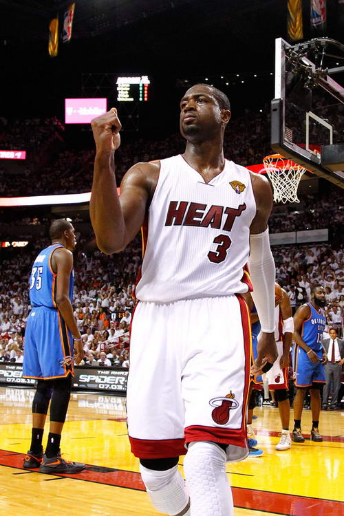 8场首发惊艳亮相！倪非凡一传进步大，但关键局仍靠老将（连续8场首发表现惊艳！倪非凡一传显著提升，关键时刻仍需老将托底）