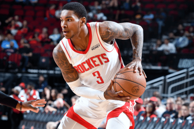 场面已经混乱！有球迷在场内SIUUUU！（现场失序！球迷在场内高喊SIUUUU）