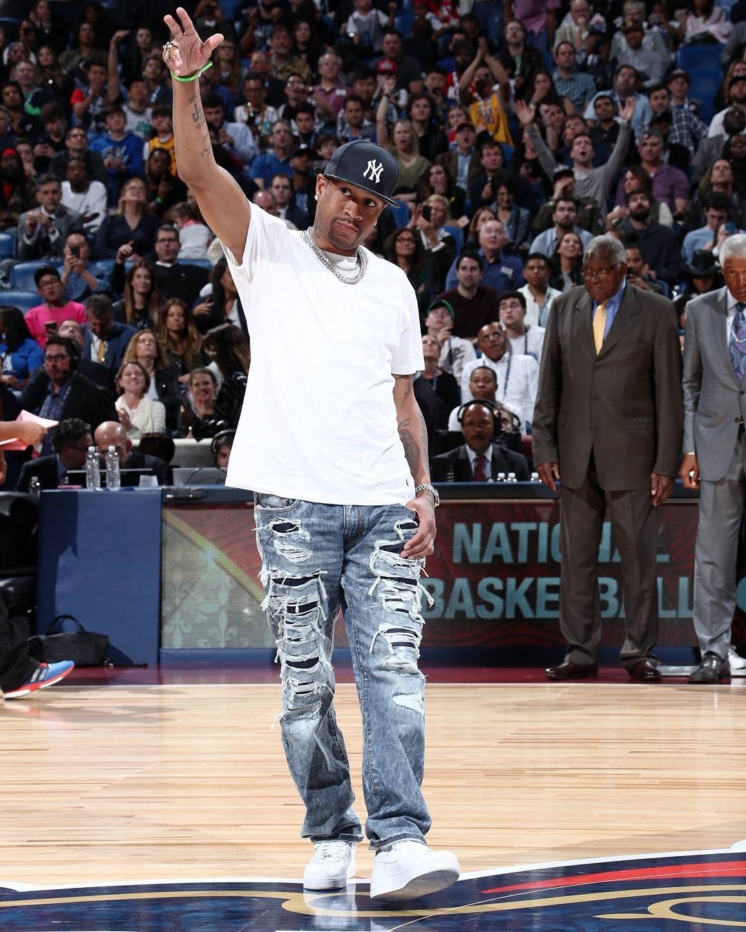 广州联官方：已选出数名年轻球员，将前往西班牙、法国参赛（广州联官宣：多名年轻球员将赴西班牙、法国参赛）