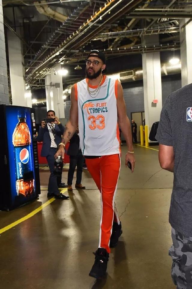 山西男篮捡到宝了！193cm后卫实力强劲，3场比赛场均30+（山西男篮收获大惊喜！193cm后卫火力全开，3战场均30+）