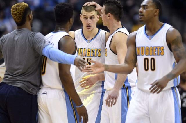 TA：勒沃库森的防守坚如磐石，曼城两侧防线存在巨大漏洞（TA：勒沃库森铁壁森严，曼城边路防线漏洞百出）