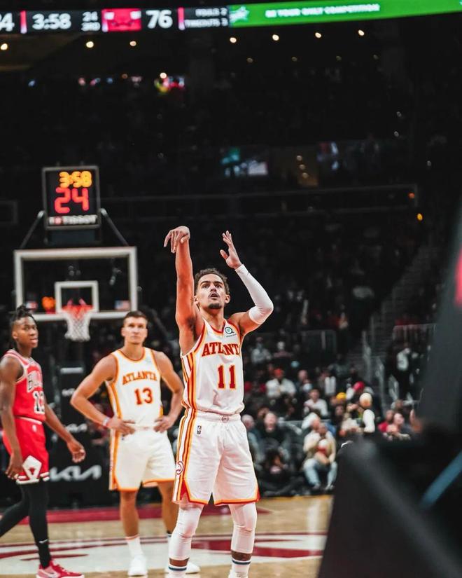 尤尔曼德：药厂目前无法和顶级球队比；阿隆索刚来时情况也这样（尤尔曼德：勒沃库森目前还达不到顶级队水准，阿隆索执教初期同样如此）